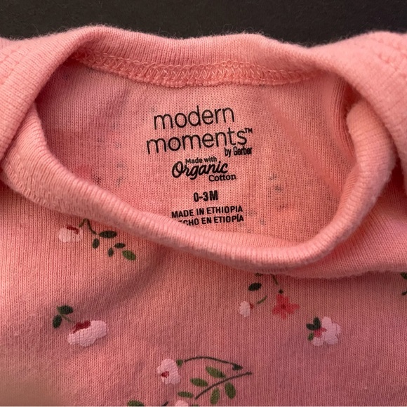 Assorted 0-3 Month Onsie Bundle - Picture 2 of 4